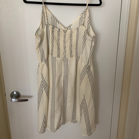 Dynamite Black and Beige Dress - Picture 2 of 2